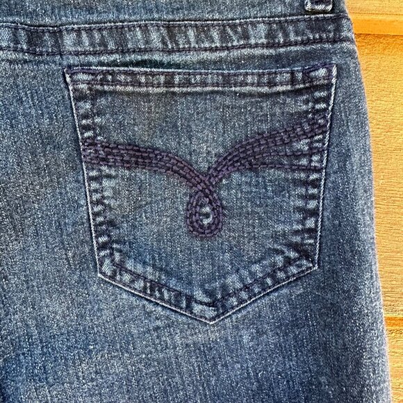 No Boundaries Blue Rinse Boot Cut Women’s Jeans Size 15 - Picture 12 of 12
